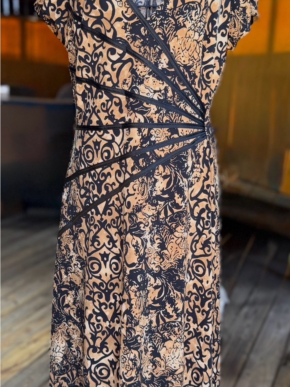 DressBarn Black Tan Baroque Scroll Print Faux Wrap Midi Dress Size 14 - Picture 2 of 9